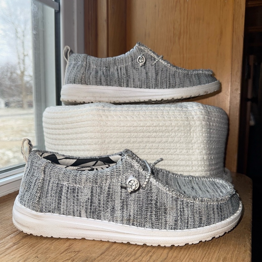 Hey Dude Kids Shoes in Gray and White